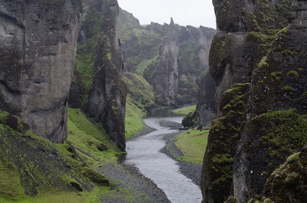 В ущелье во время дождя