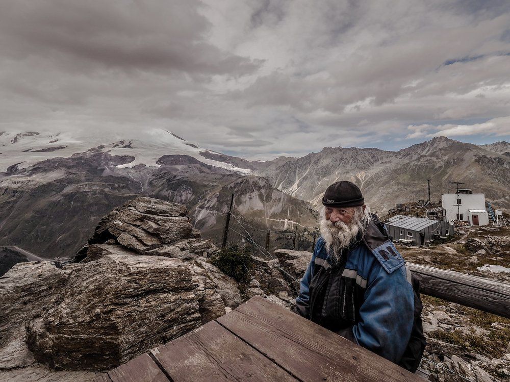 Седые вершины..