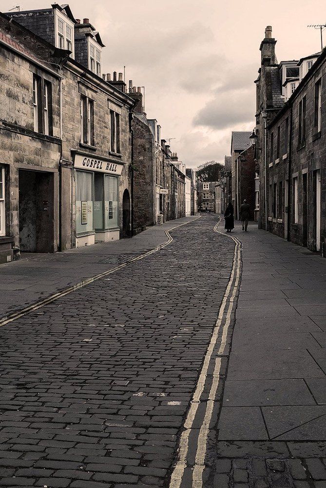 "...А нам с Надюшей нигде не скучно."