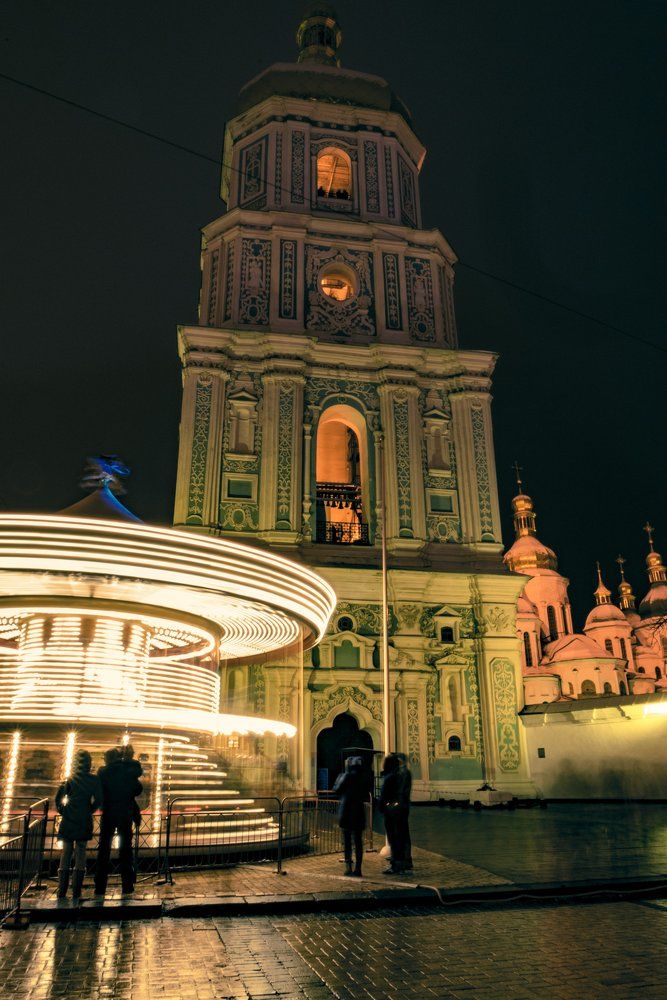 В этот вечер...