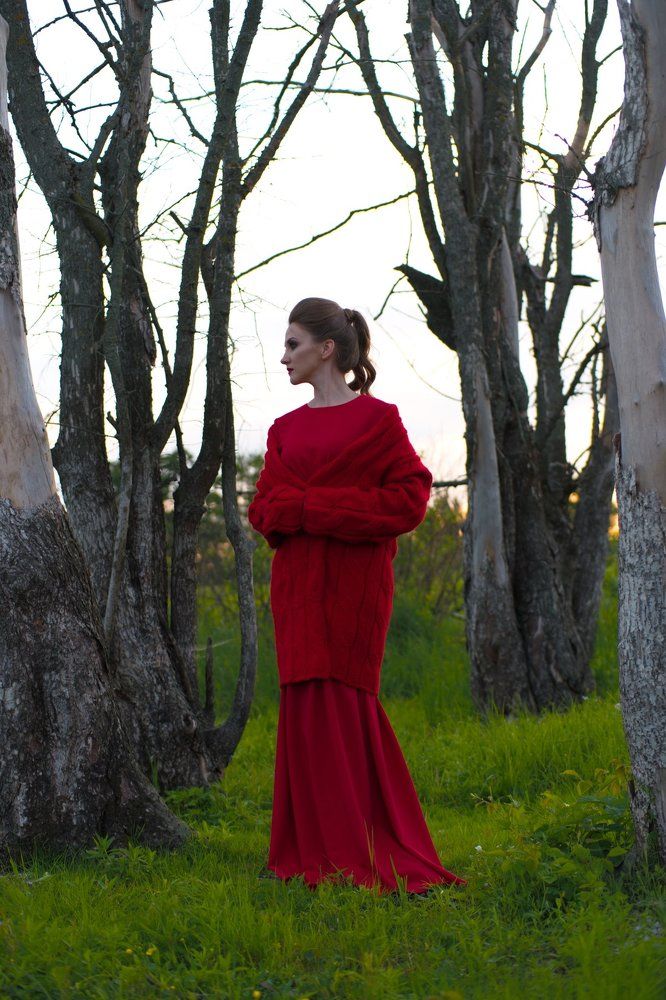 lady in red