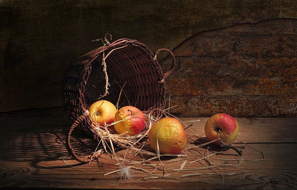 Прошлогодние яблоки