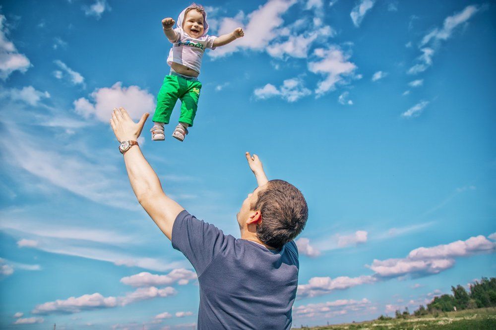 под небом голубым