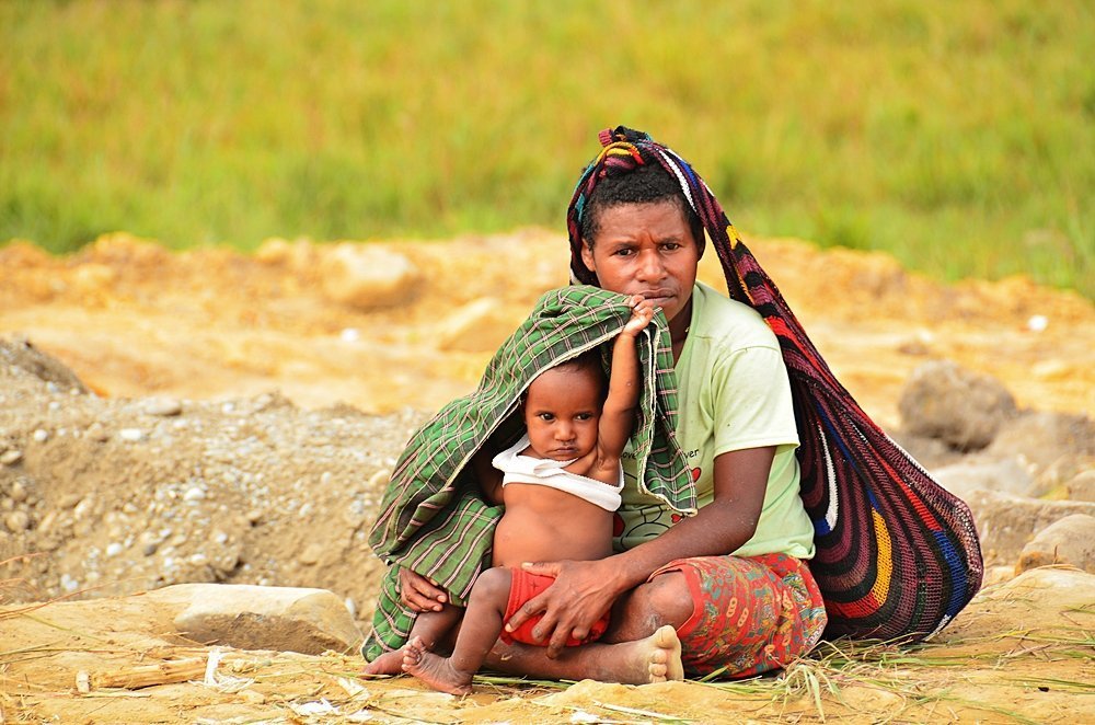 Mother and Child in the Baliem valley land of Papua