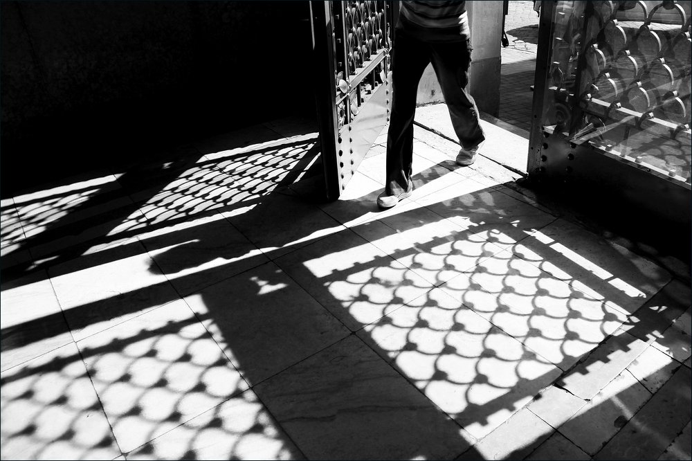 Вторжение в свет и тень