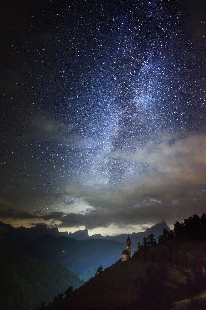 Звёздная ночь в Доломитах