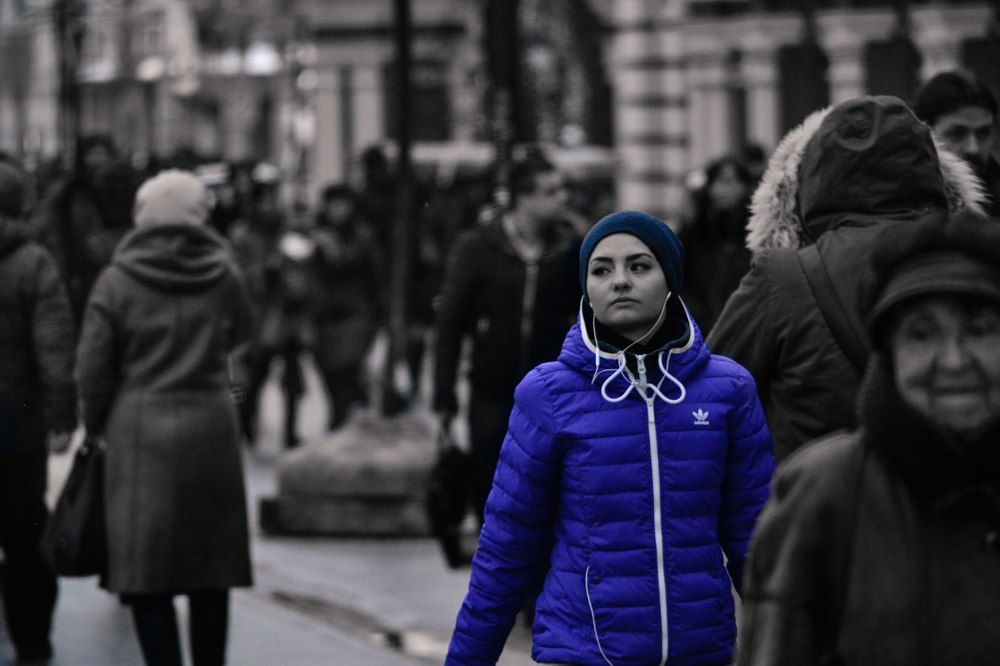 Среди серых