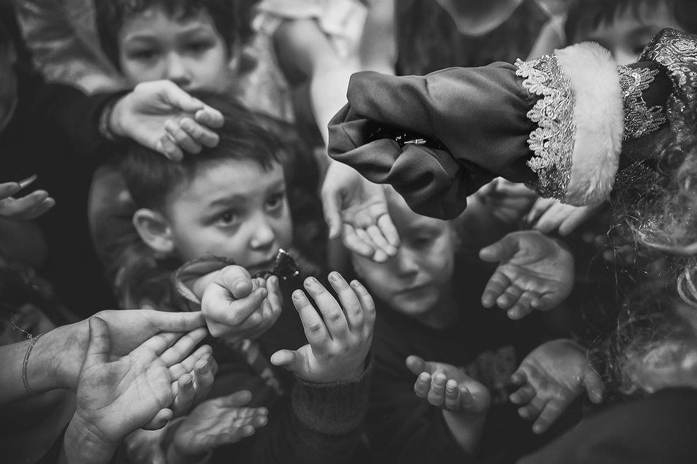 Благотворительный утренник для детей малоимущих  (Charity Matinee for Children of the Poor)