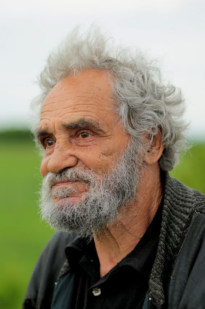 Непростая жизнь людей.