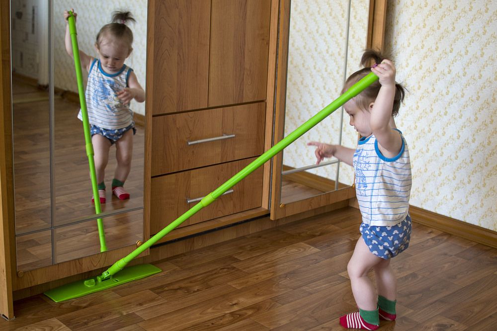 Надо полы помыть....