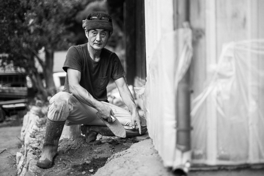 An Architect is "architecturing" the architecture.