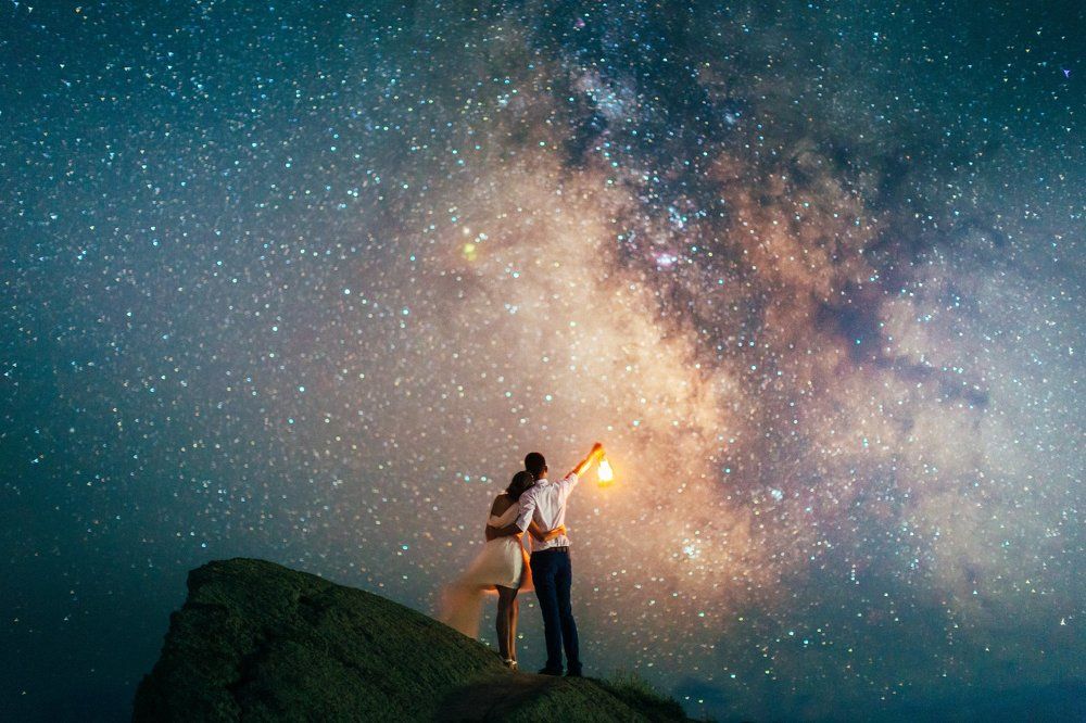 В свете далеких звезд