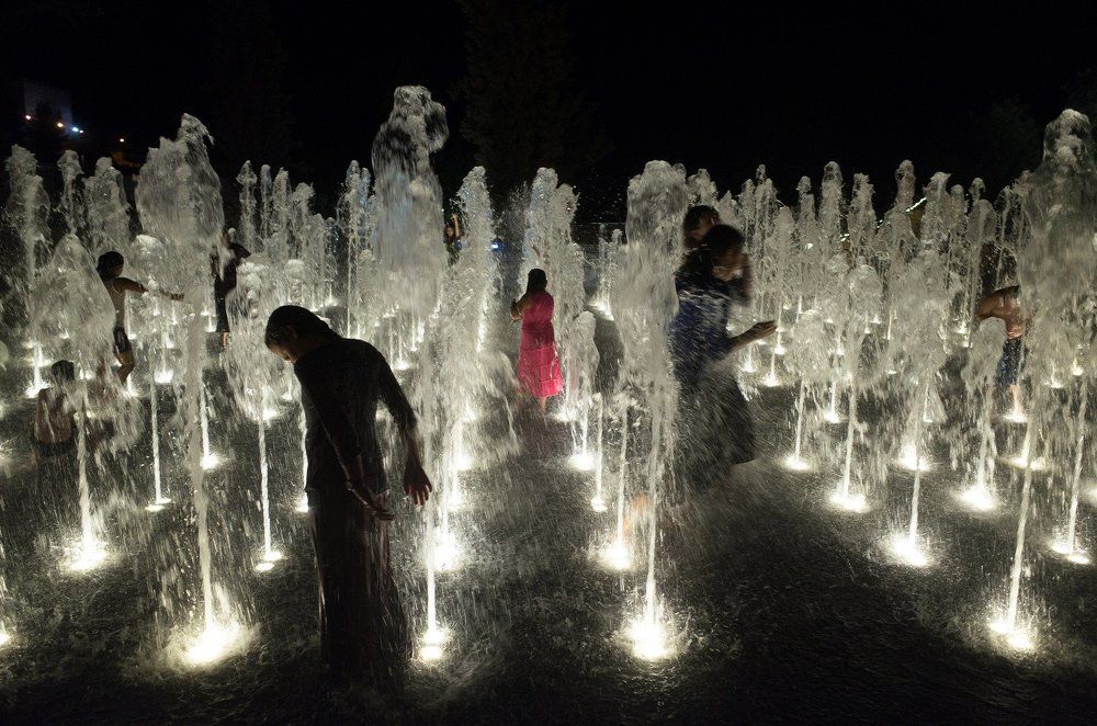 Singing fountain
