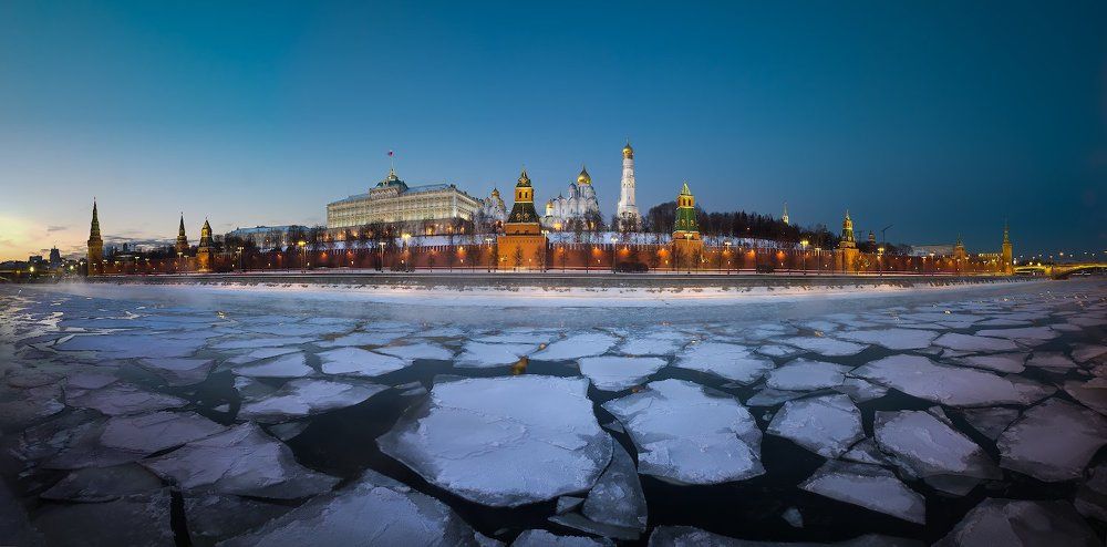 взгляд на Кремль