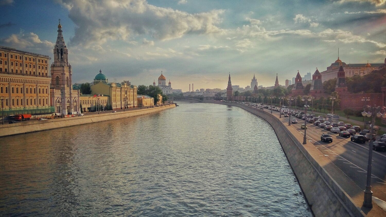 Вид на Москву-реку и Кремль