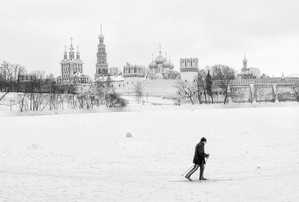 Новодевичьи пруды. Вид на монастырь.