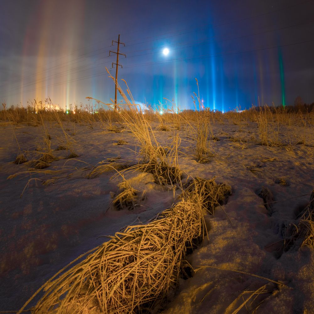 Столб обычный и световой