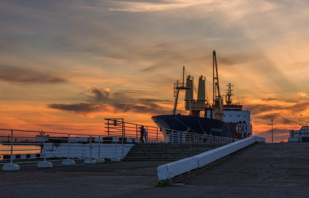 Играет свет заката