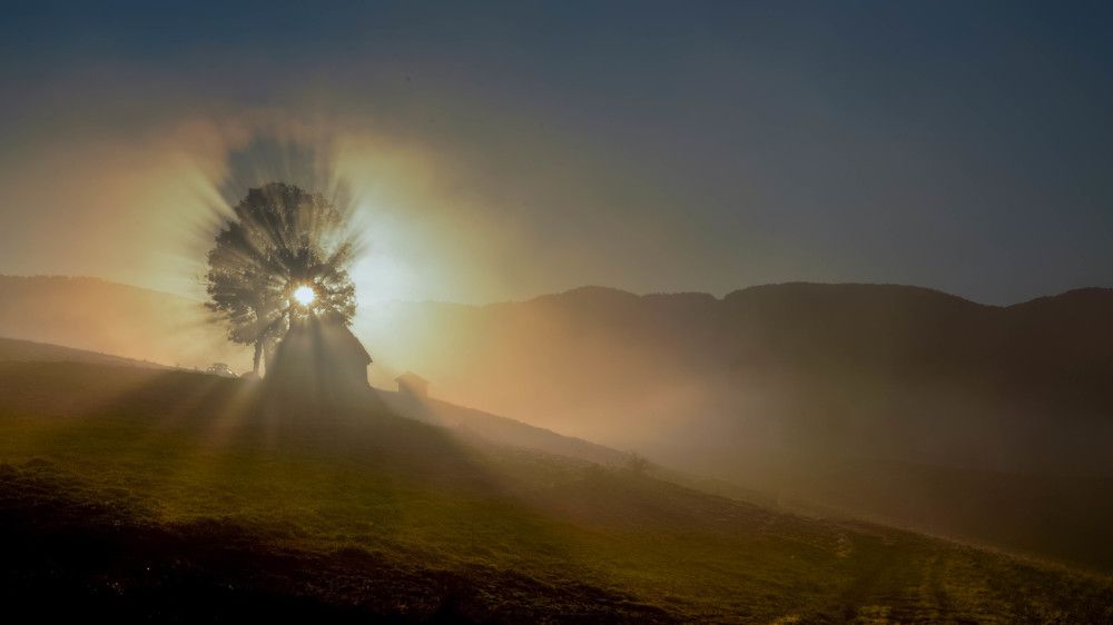 Sunrise in Apuseni-Dumesti