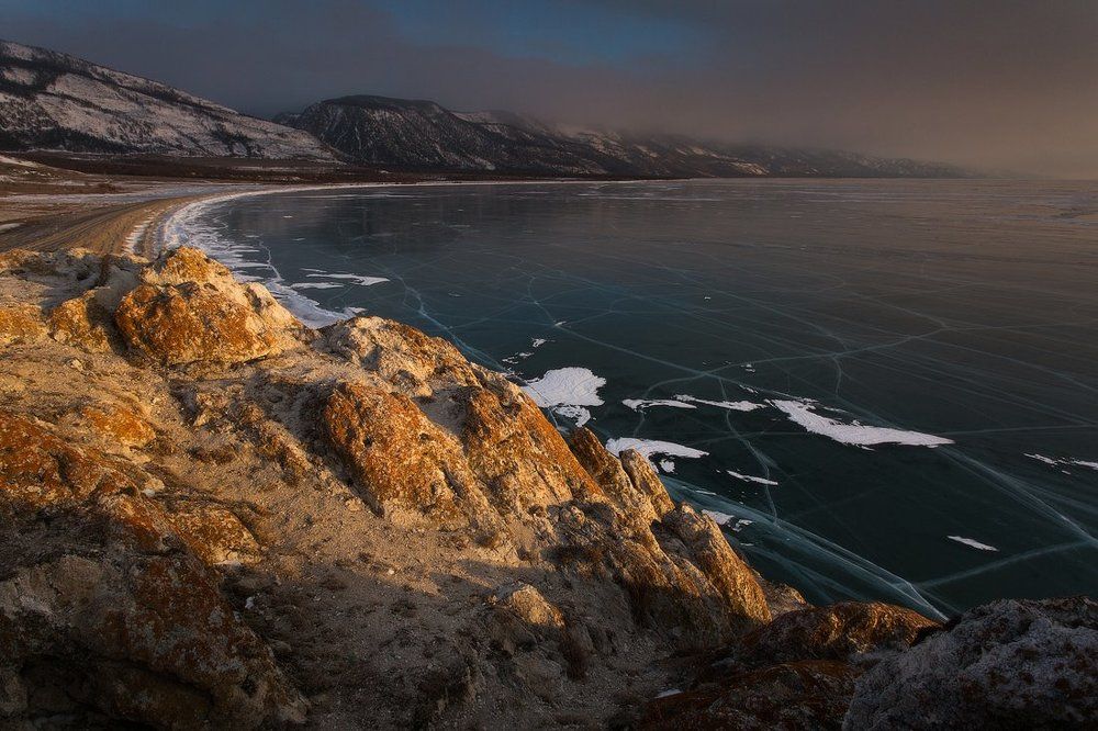 Теплый цвет холодного берега