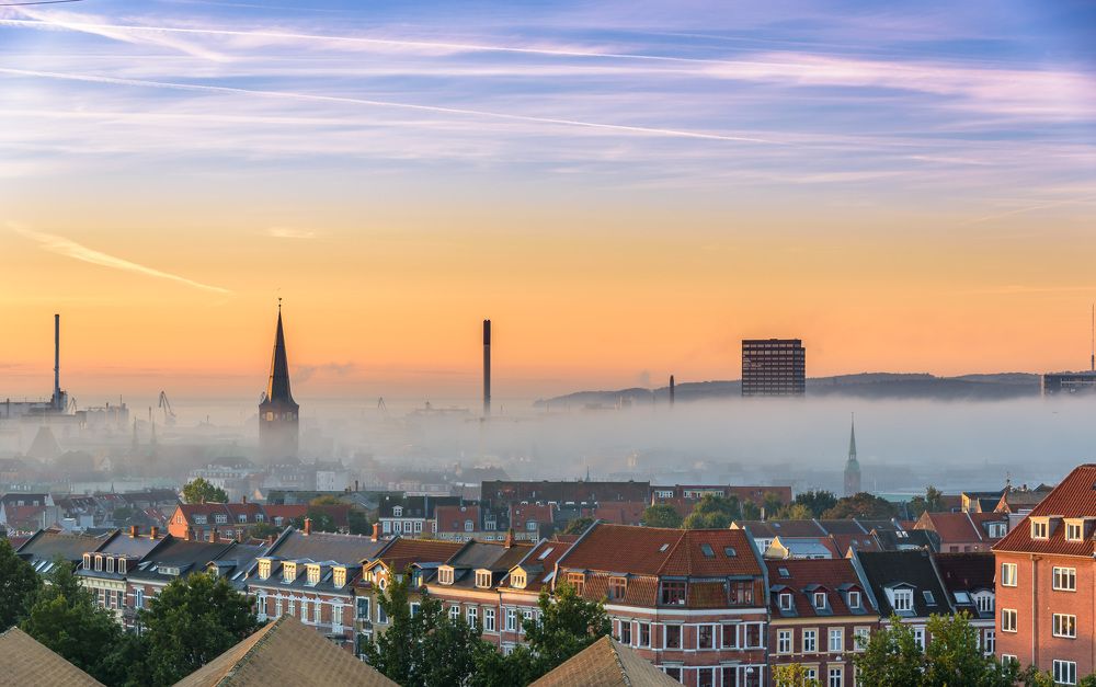 Город под туманным одеялом