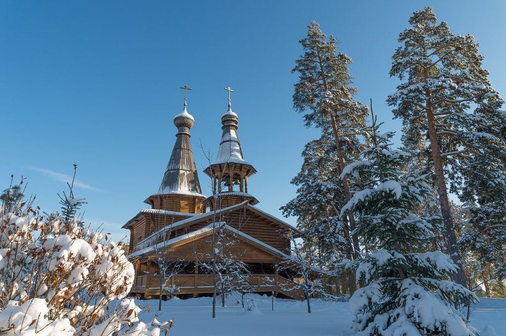 Деревянный храм.