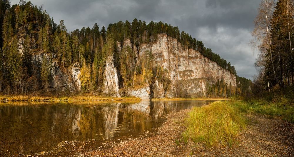 Камень Дыроватый