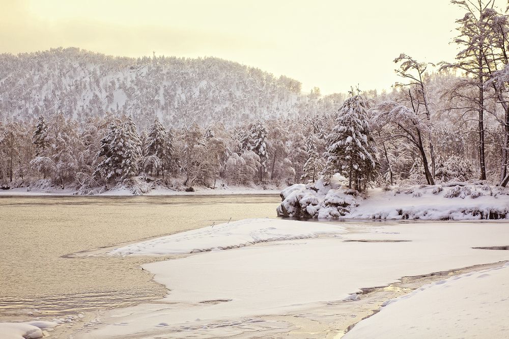 Катунь зимой