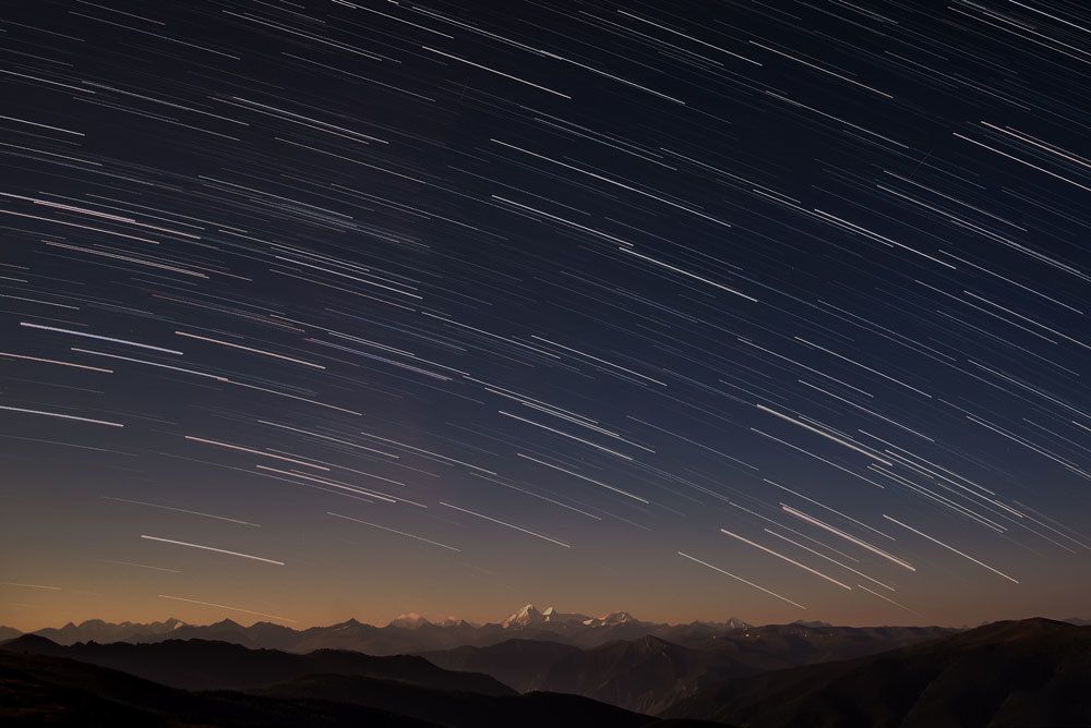 Над Белухой