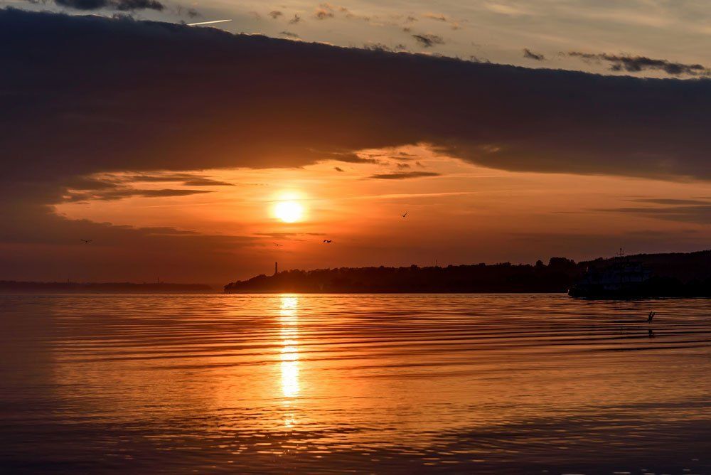 Закат на Волге