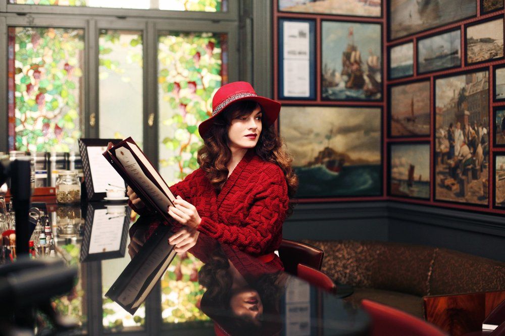 Женщина в отражении