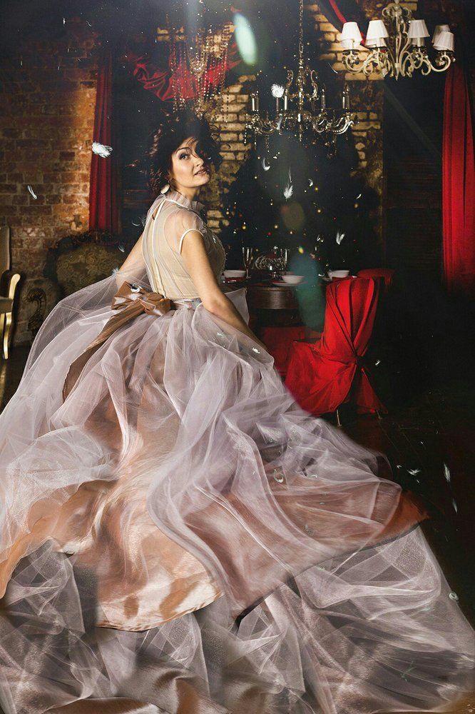 Бегущая вперед, смотрящая назад