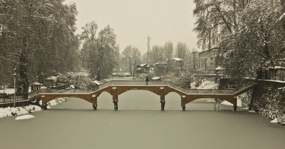 snowfall in kashmir