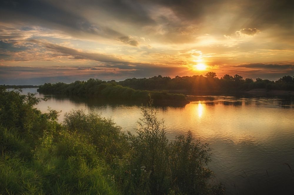 Июльским утром.