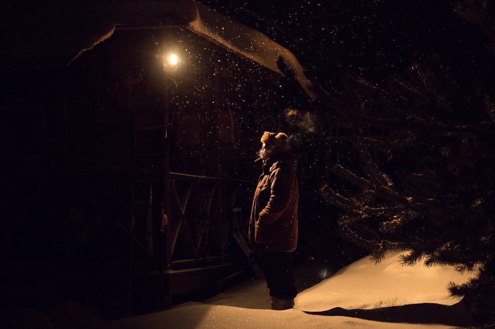 Падал прошлогодний снег