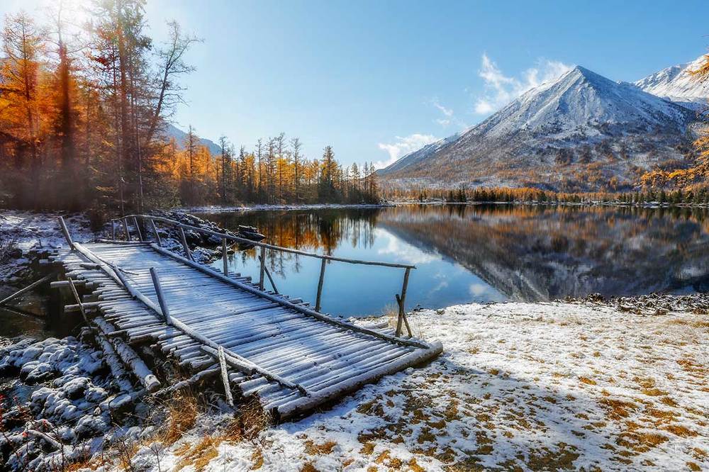 Первый снег на лавовых озёрах