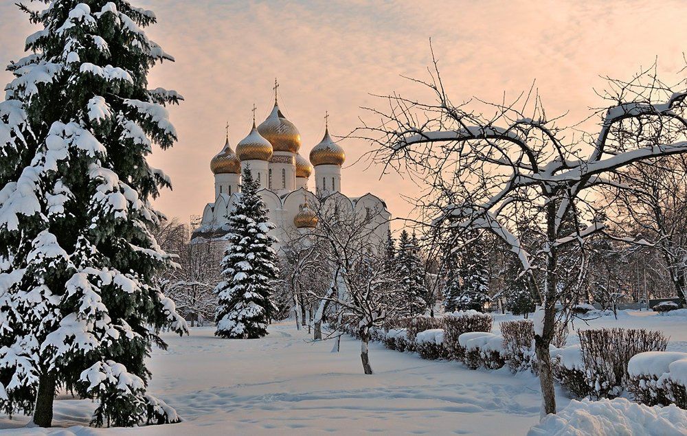 Зимний вечер в Ярославле, возле Успенского собора