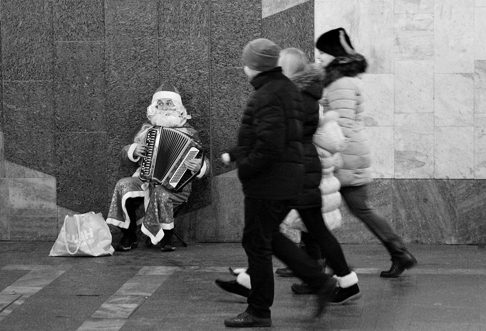 Подайте ушедшему году...