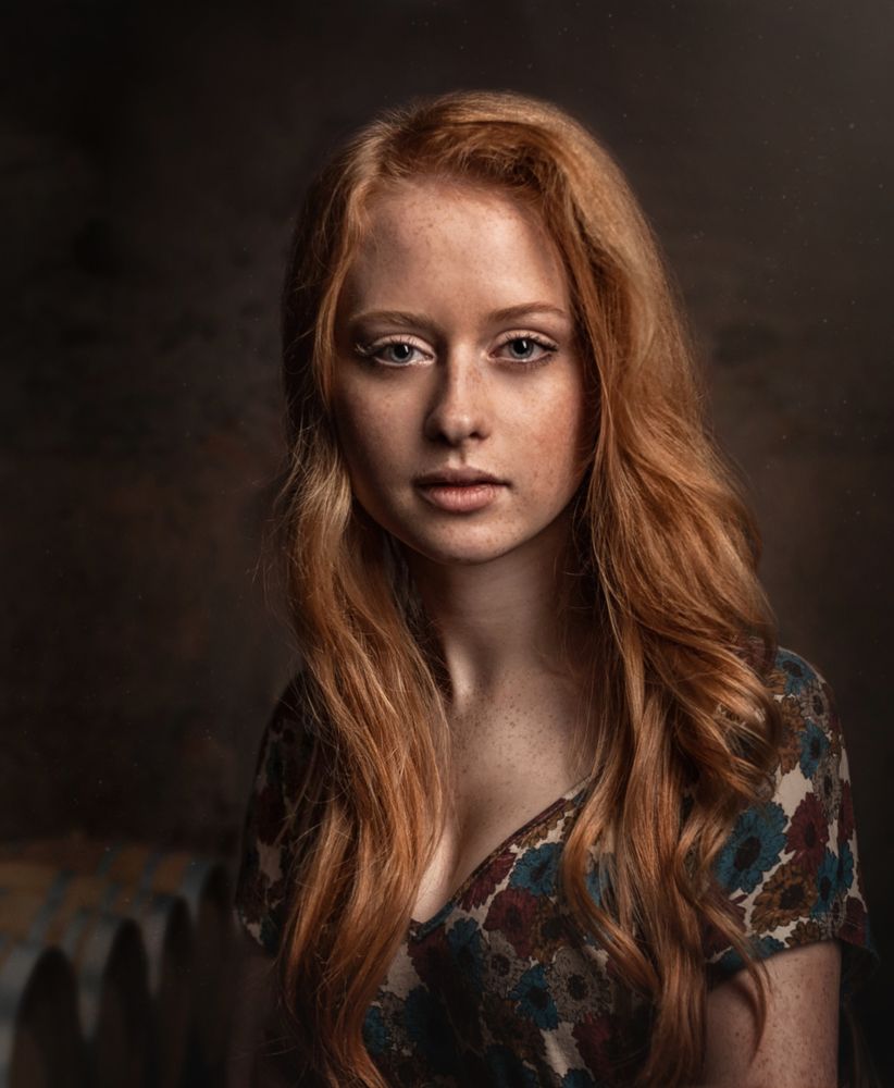 Рыжеволосая