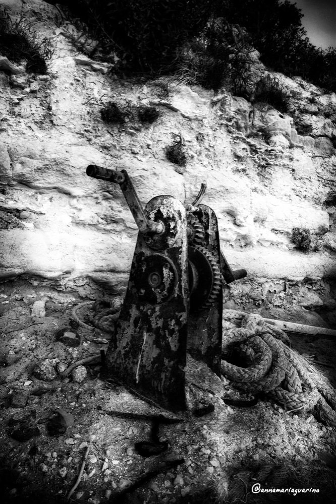 Dettaglio per issare le barche. Sicilia.