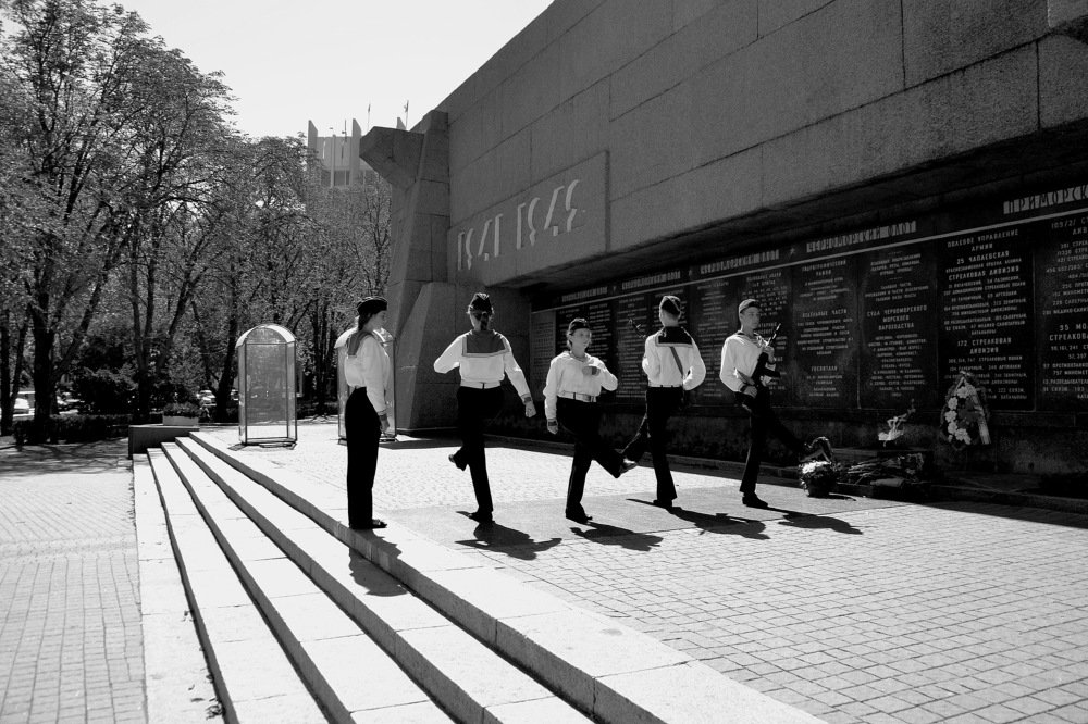 Смена почетного караула в Севастополе