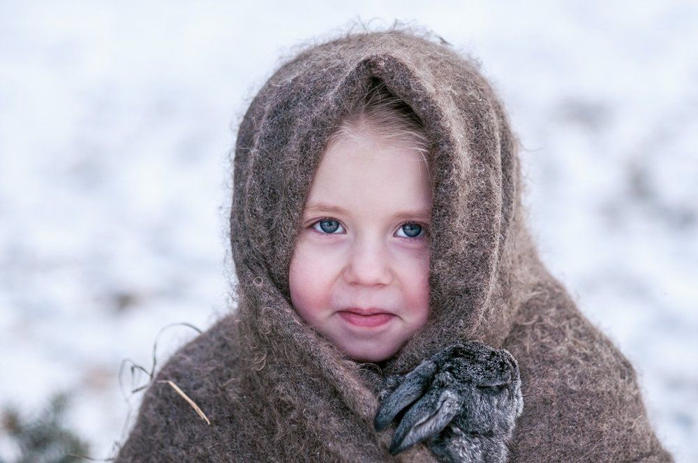 с теплым кроликом за пазухой