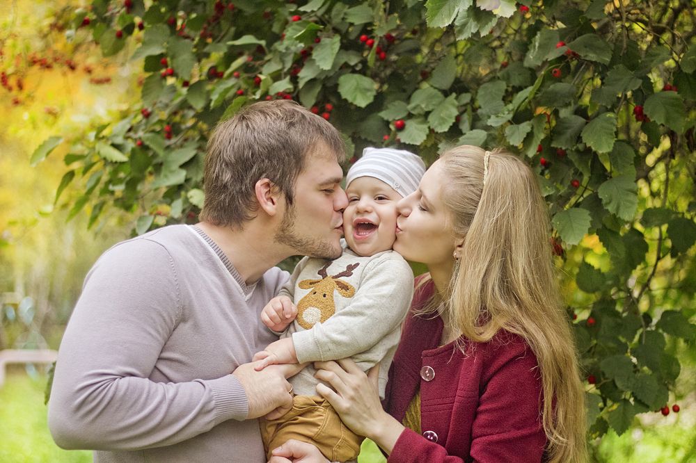 Детское счастье  светлей сияния звезд