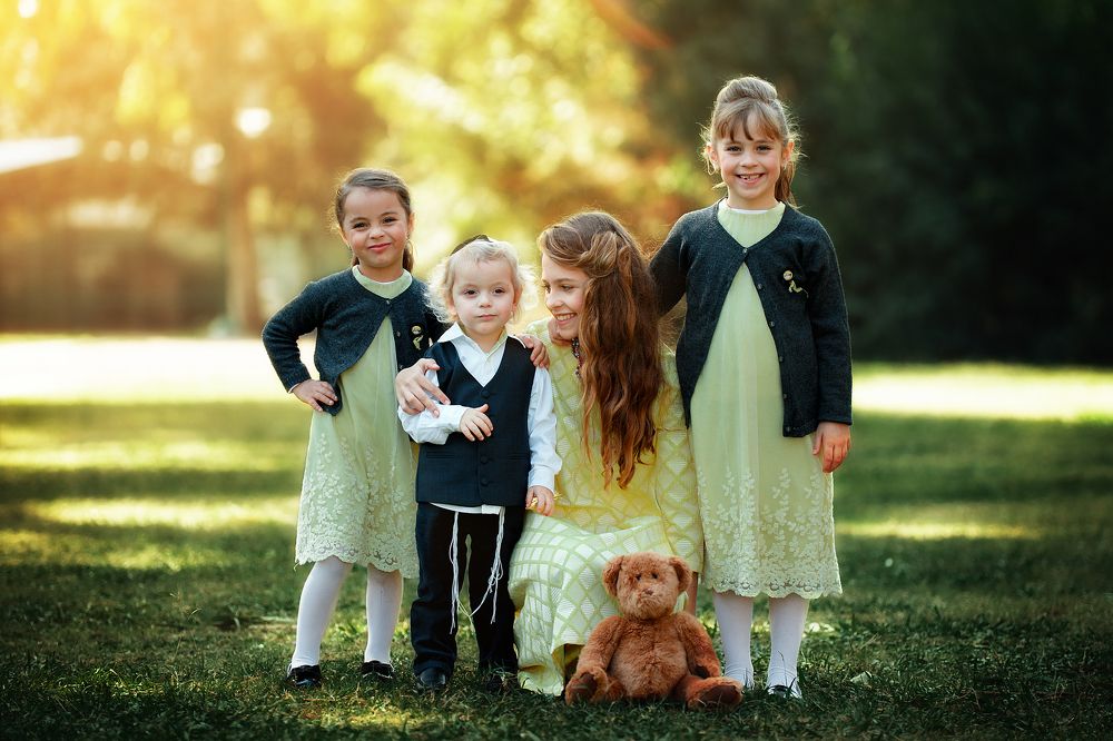 Сестры и брат