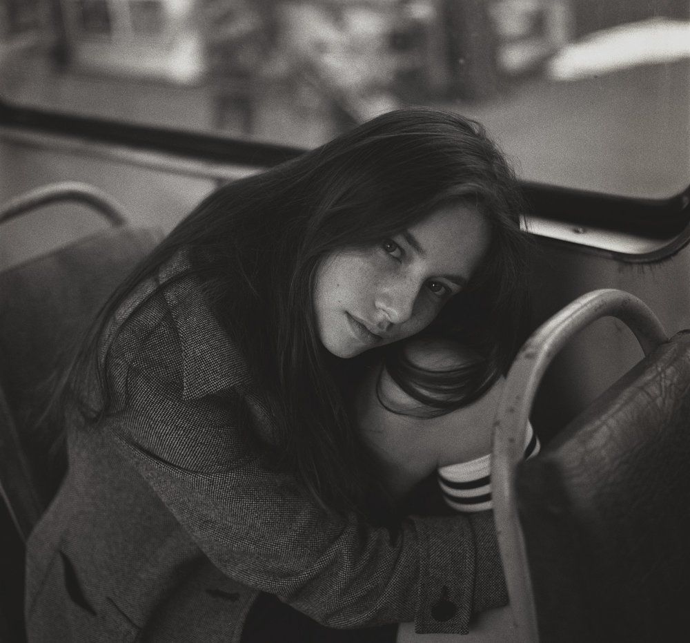 Девушка в трамвае