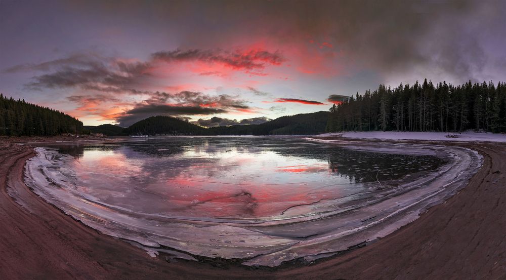 Red morning near Beglika dam.
