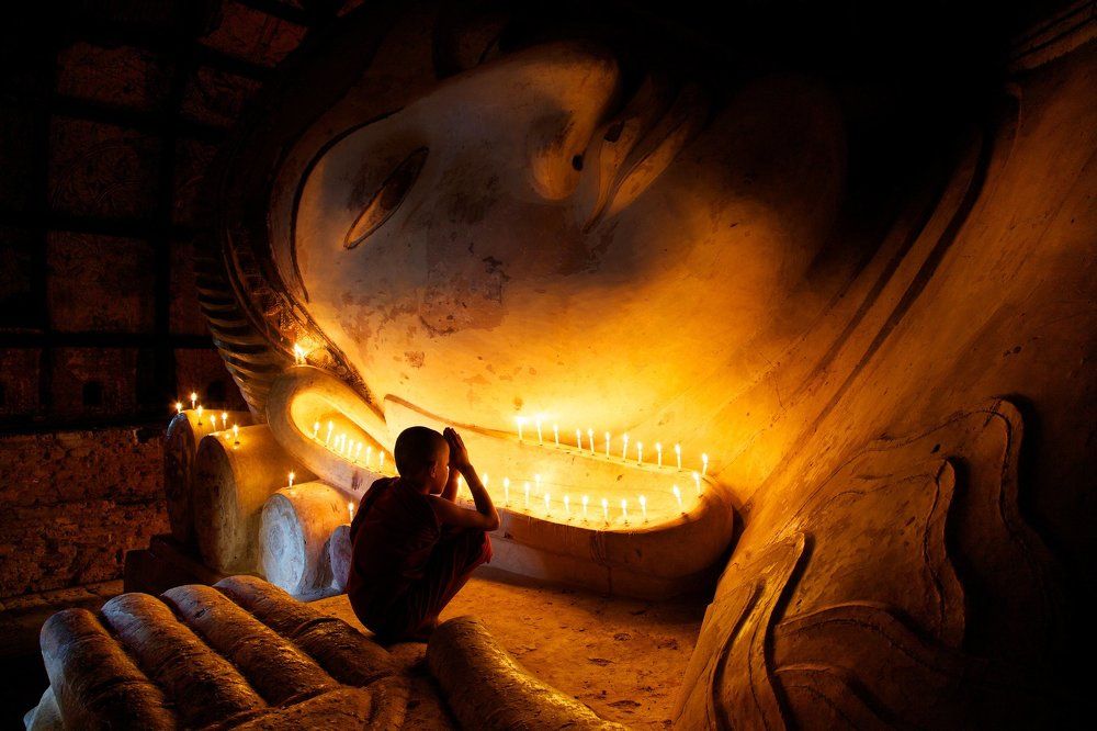 Маленький монах и большой Будда