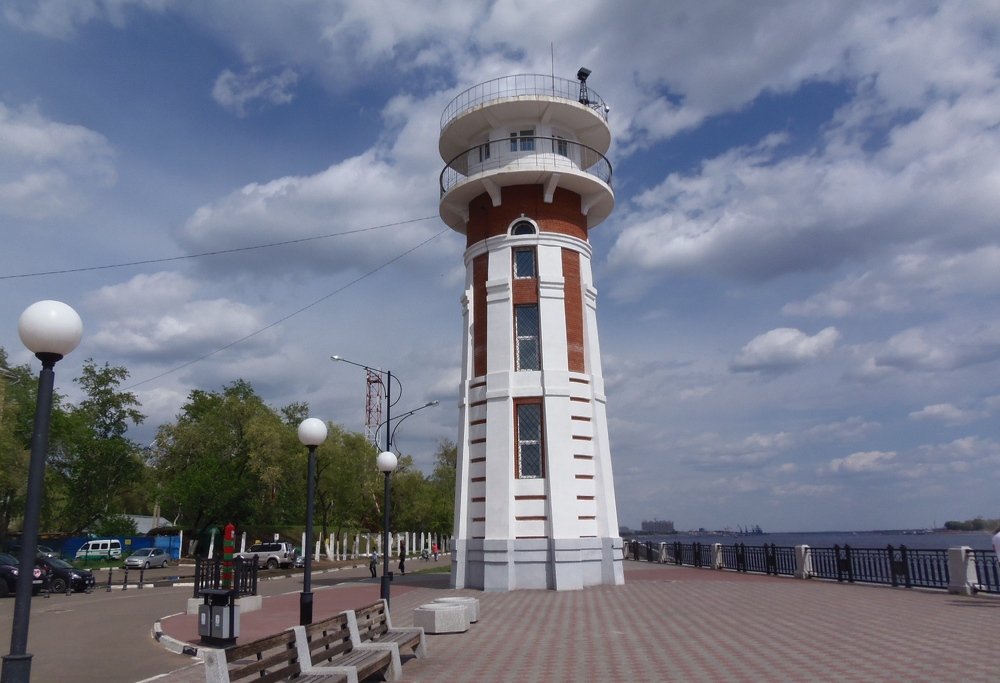 Пограничная вышка на берегу Амура.