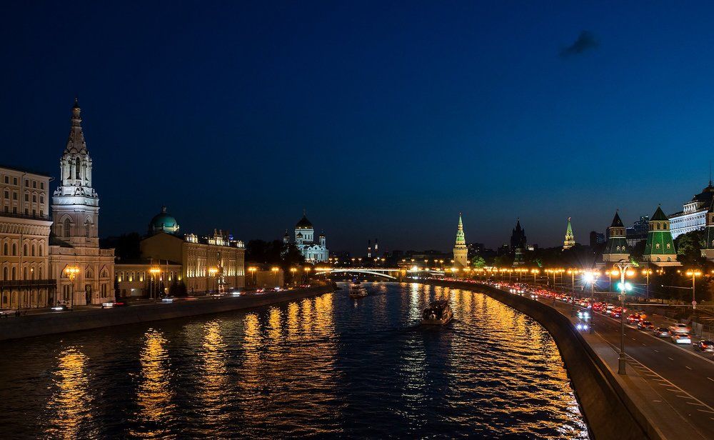 Краски вечерней Москвы