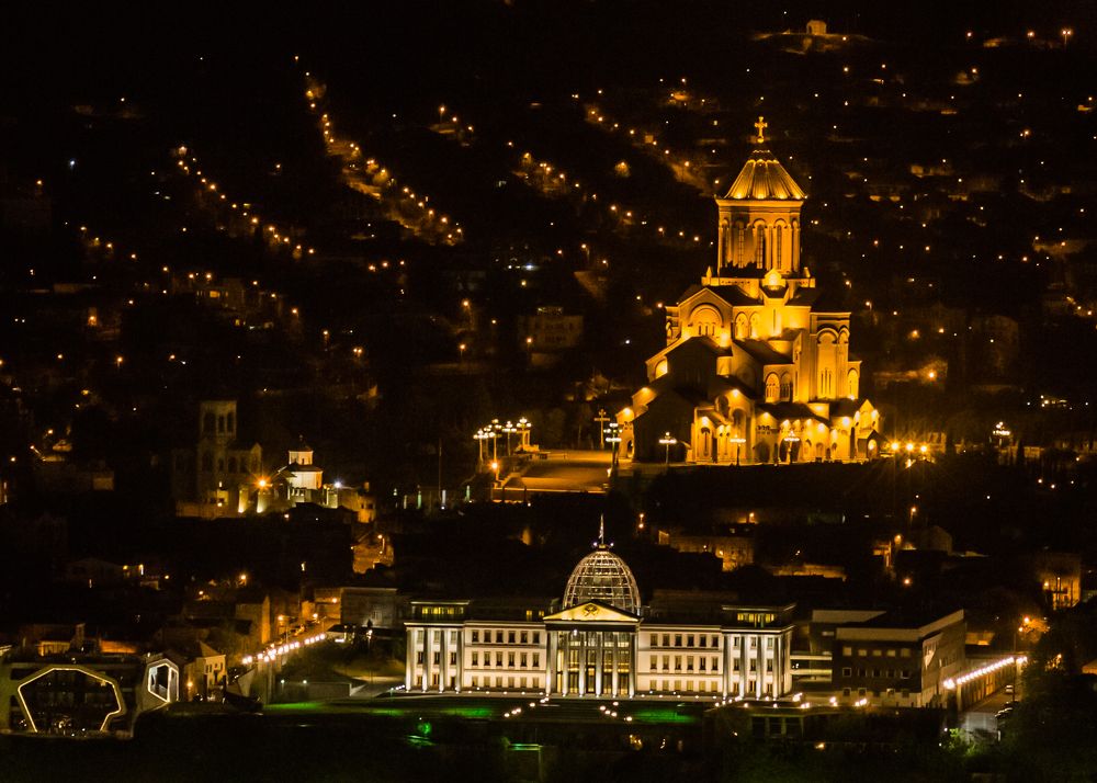 Ночной Тбилиси.